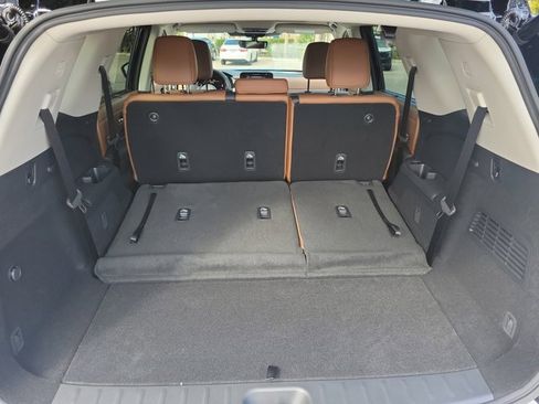 New 2025 Nissan Pathfinder Platinum image 5