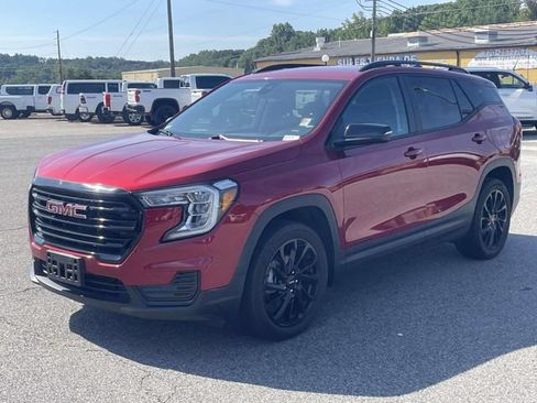 Certified 2024 GMC Terrain SLE w/ Driver Convenience Package FWD image 9