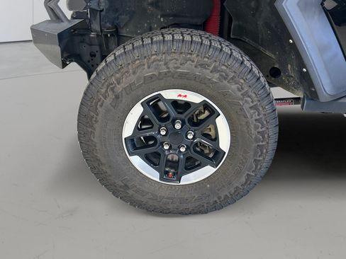 Used 2022 Jeep Wrangler Unlimited Rubicon w/ Cold Weather Group AWD/4WD image 9