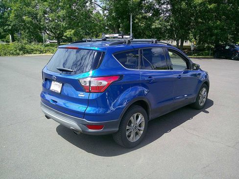 Used 2017 Ford Escape SE w/ Equipment Group 201A FWD image 5