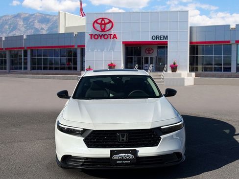 Used 2025 Honda Accord SE image 2