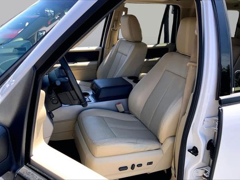Used 2017 Ford Expedition XLT w/ Equipment Group 202A RWD image 8