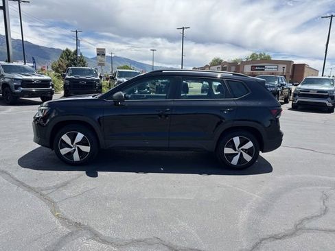 Used 2025 Volkswagen Taos S AWD/4WD image 4