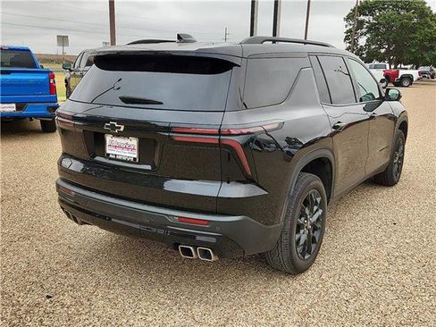 Used 2024 Chevrolet Traverse LT w/ Midnight/Sport Edition image 4