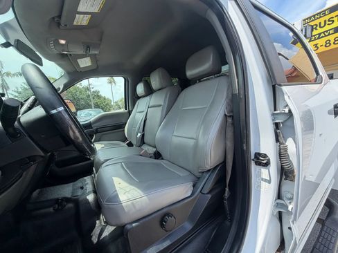 Used 2017 Ford F550 4x4 Crew Cab Super Duty image 12