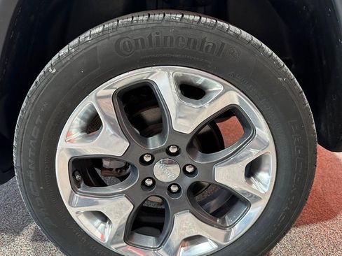 Used 2019 Jeep Compass Limited AWD/4WD image 10