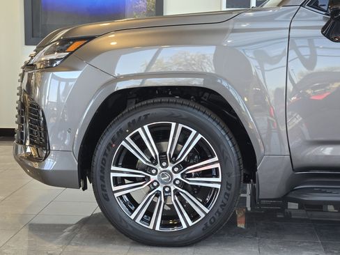 New 2026 Lexus LX 700h Luxury w/ Appearance Package image 5
