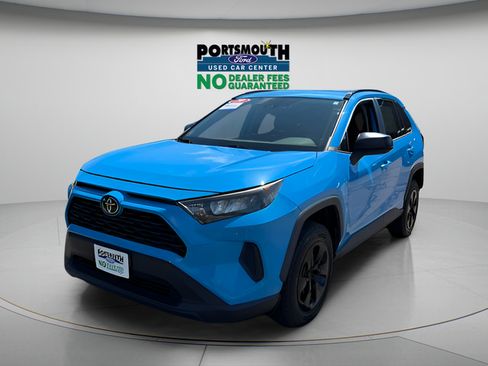 Used 2019 Toyota RAV4 LE w/ All Weather Liner Package AWD/4WD image 16