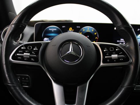 Used 2021 Mercedes-Benz GLB 250 image 35