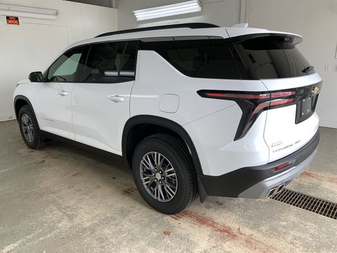 New 2026 Chevrolet Traverse LT w/ Driver Confidence Package image 4