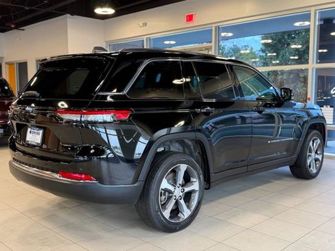Used 2023 Jeep Grand Cherokee 4WD 4xe image 12