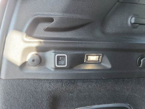 Used 2023 Jeep Grand Cherokee L Overland image 15