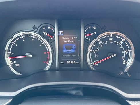 Used 2022 Toyota 4Runner TRD Off-Road Premium AWD/4WD image 27