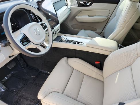 New 2026 Volvo XC60 B5 Ultra w/ Climate Package image 6