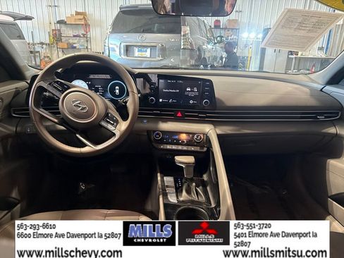 Used 2022 Hyundai Elantra SEL w/ Convenience + Premium Package FWD image 21