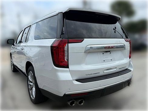 Used 2023 GMC Yukon XL Denali w/ Denali Reserve Package RWD image 5