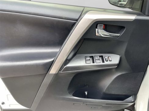 Used 2018 Toyota RAV4 XLE image 15