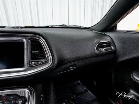 Used 2017 Dodge Challenger SRT Hellcat RWD image 36