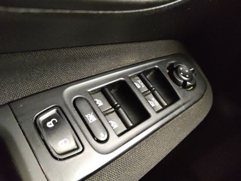 Used 2021 Jeep Renegade Latitude FWD image 27