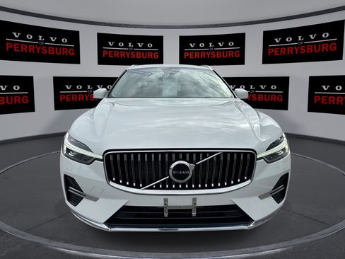 Used 2022 Volvo XC60 B5 Inscription w/ Climate Package image 3