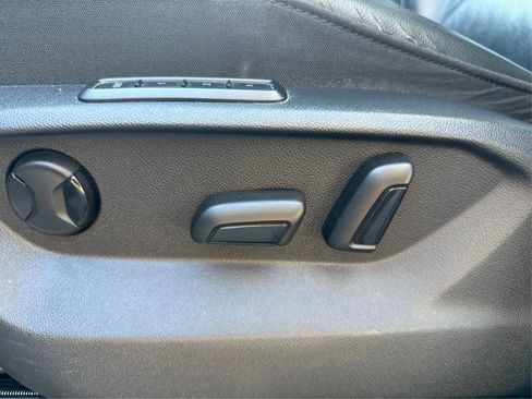 Used 2018 Volkswagen Tiguan SEL Premium image 21