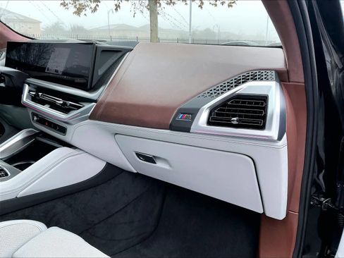 Used 2025 BMW XM image 17