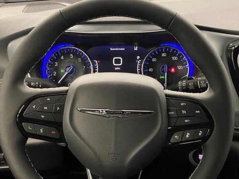 New 2026 Chrysler Pacifica Limited w/ S Appearance Package AWD/4WD image 17