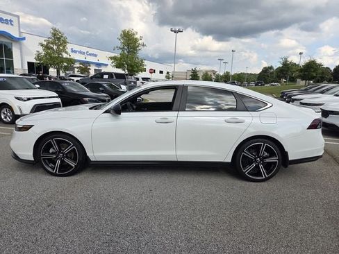 Used 2024 Honda Accord Sport image 5