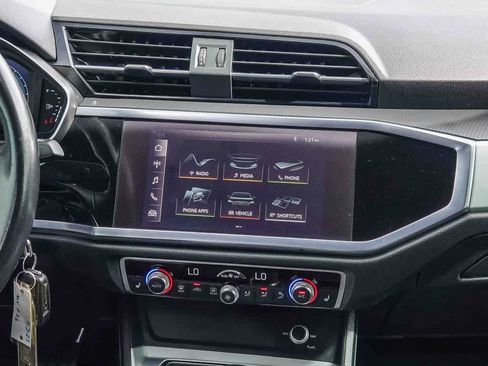 Used 2020 Audi Q3 2.0T Premium image 11