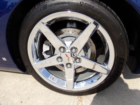 Used 2007 Chevrolet Corvette Coupe w/ Preferred Equipment Group RWD image 10