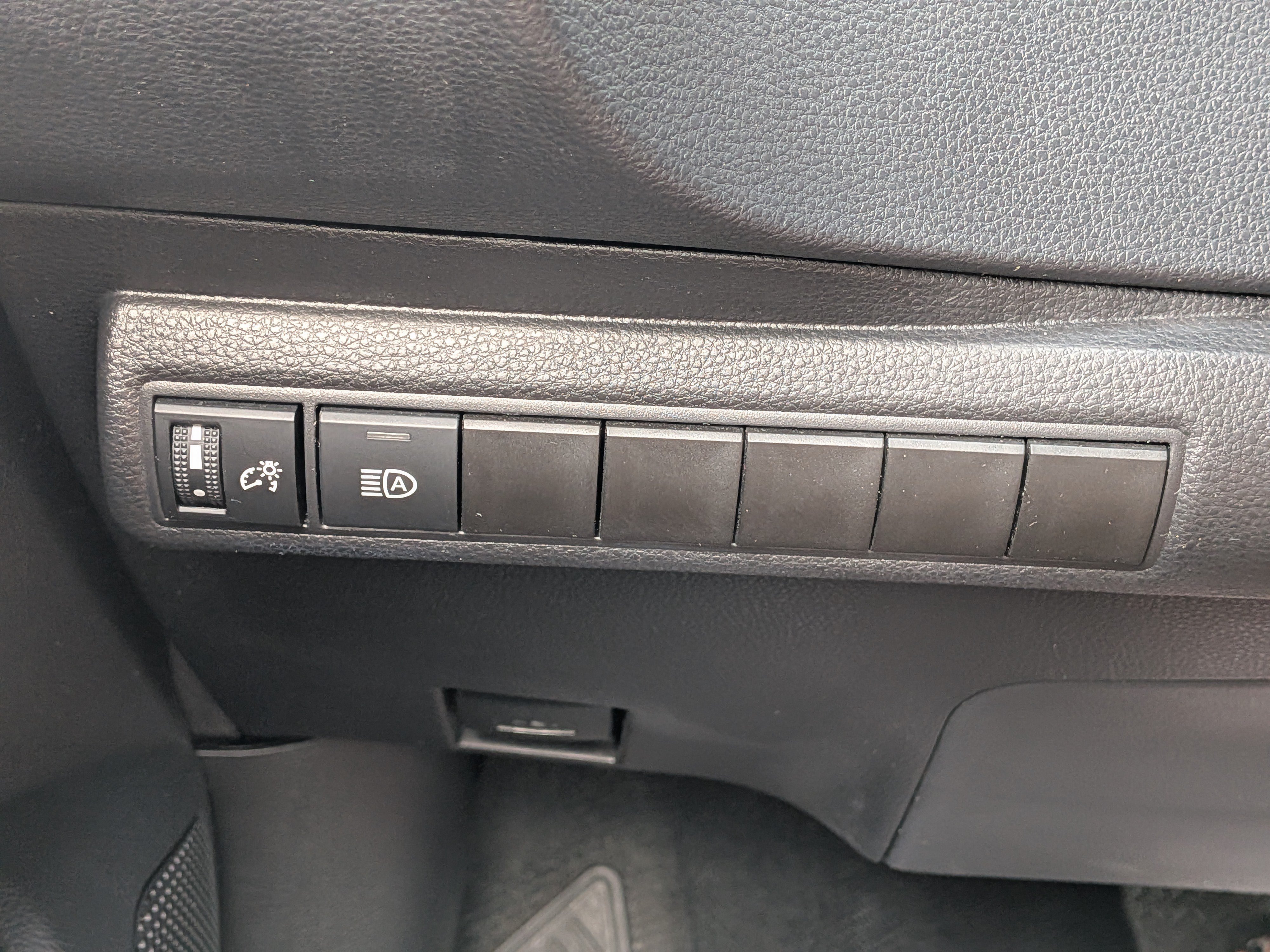 Used 2025 Toyota Corolla SE FWD image 23