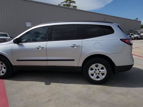 Used 2015 Chevrolet Traverse LS FWD image 6