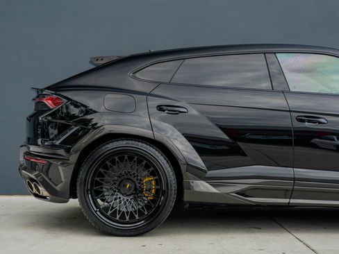 Used 2025 Lamborghini Urus SE image 39