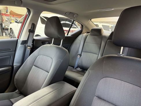 Used 2025 Nissan Altima 2.5 SV w/ SV Premium Package FWD image 9