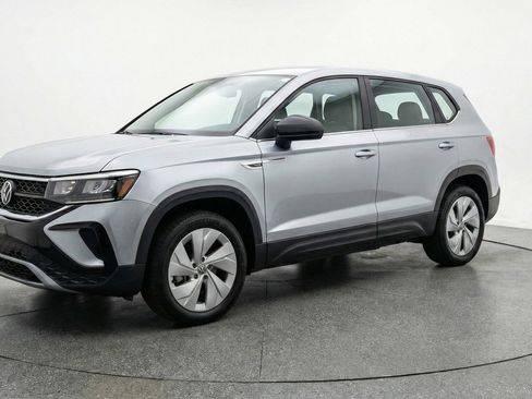 Used 2025 Volkswagen Taos S image 3