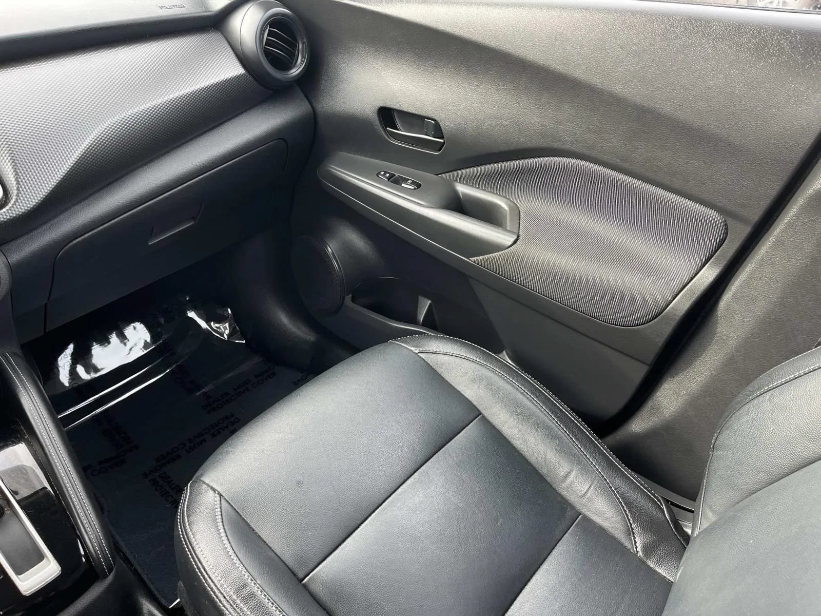 Used 2019 Nissan Kicks S FWD image 13