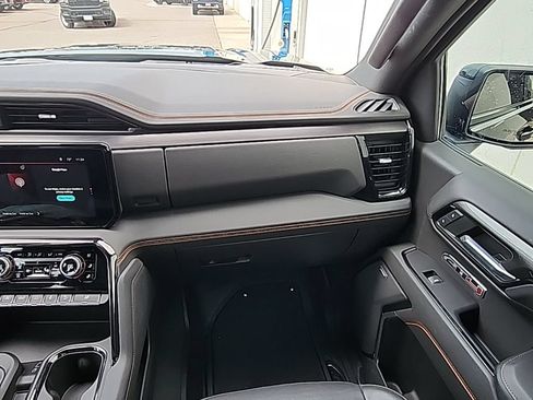 Used 2022 GMC Sierra 1500 AT4 w/ AT4 Premium Package AWD/4WD image 23