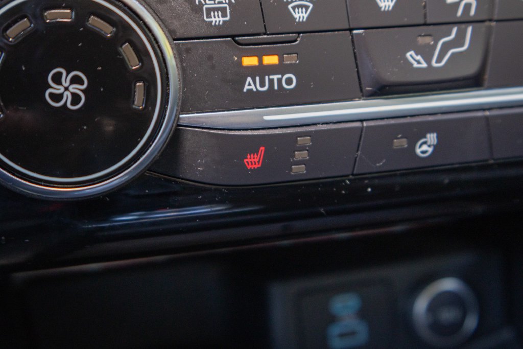 Used 2021 Ford Escape SE w/ Cold Weather Package FWD image 19