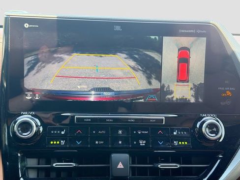 Used 2020 Toyota Highlander Platinum AWD/4WD image 35