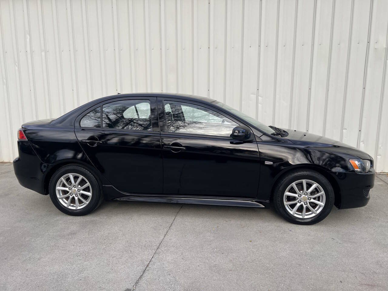 Used 2015 Mitsubishi Lancer ES FWD image 2
