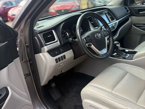 Used 2015 Toyota Highlander Limited Platinum image 48