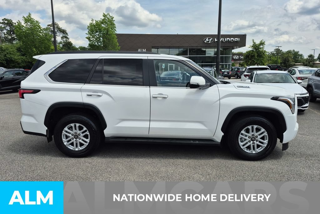 Used 2025 Toyota Sequoia SR5 AWD/4WD image 4