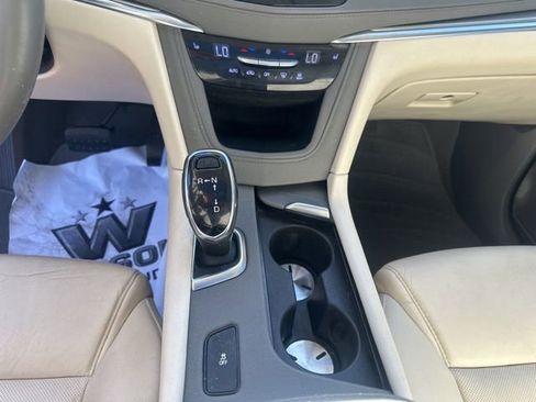 Used 2018 Cadillac XT5 Luxury w/ Driver Awareness Package image 19