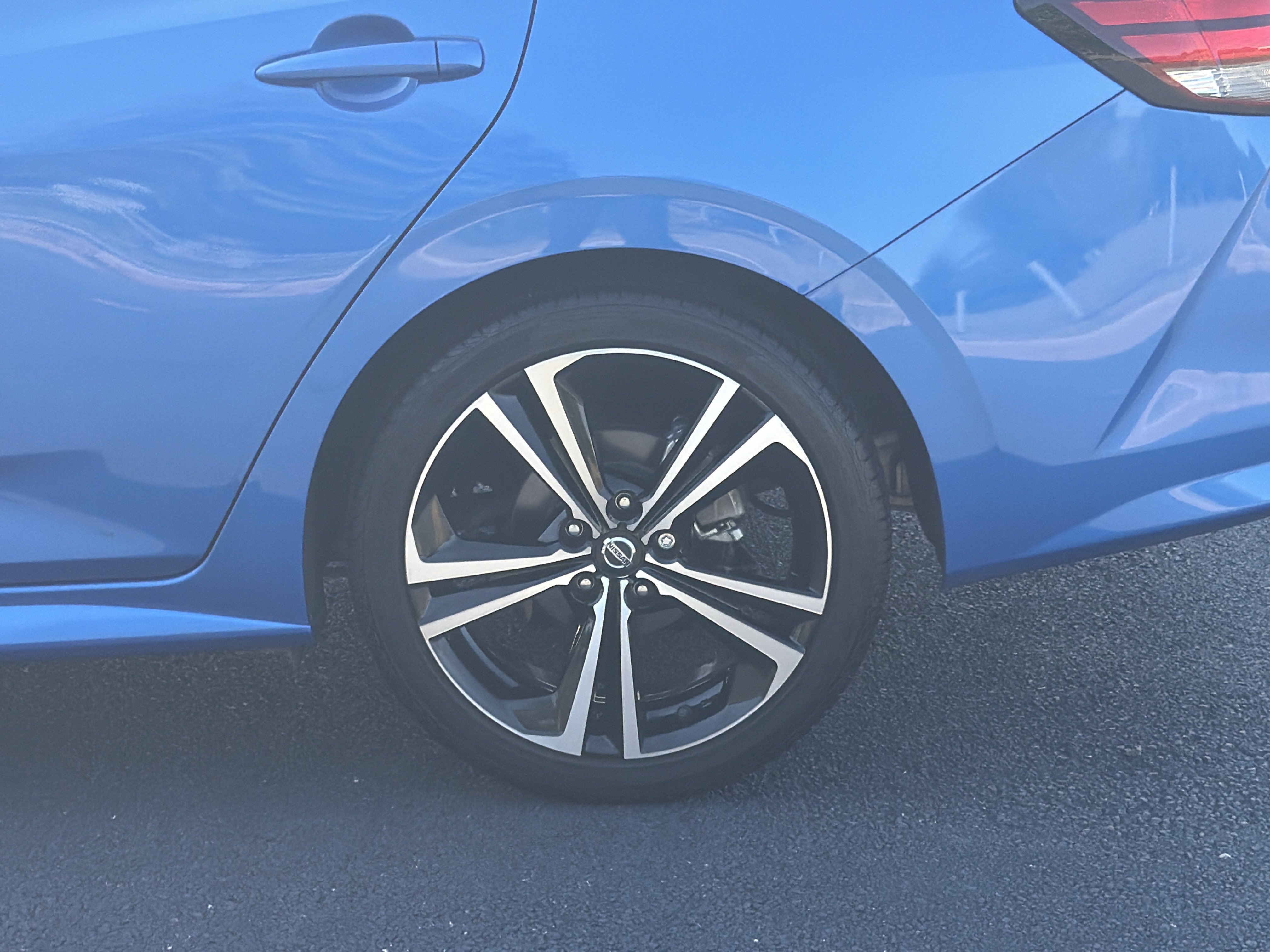 Used 2023 Nissan Sentra SR w/ SR Premium Package FWD image 35