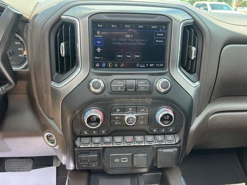 Used 2022 GMC Sierra 2500 Denali w/ Denali Ultimate Package AWD/4WD image 19