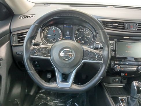 Used 2019 Nissan Rogue SV FWD image 21