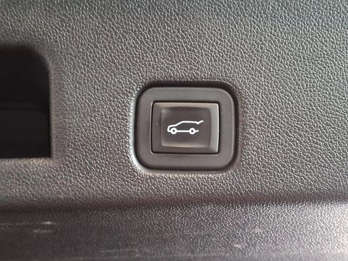 Used 2024 Chevrolet Traverse LT AWD/4WD image 8