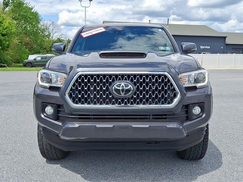 Used 2019 Toyota Tacoma TRD Sport AWD/4WD image 2