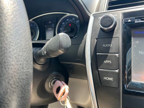 Used 2017 Toyota Camry LE FWD image 29