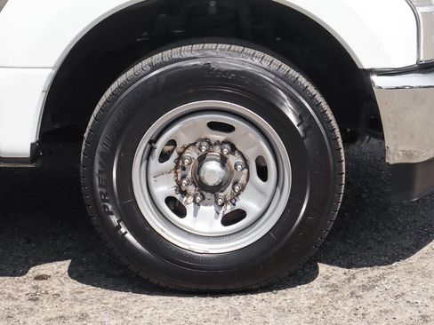 Used 2022 Ford F250 XL w/ Power Equipment Group RWD image 43
